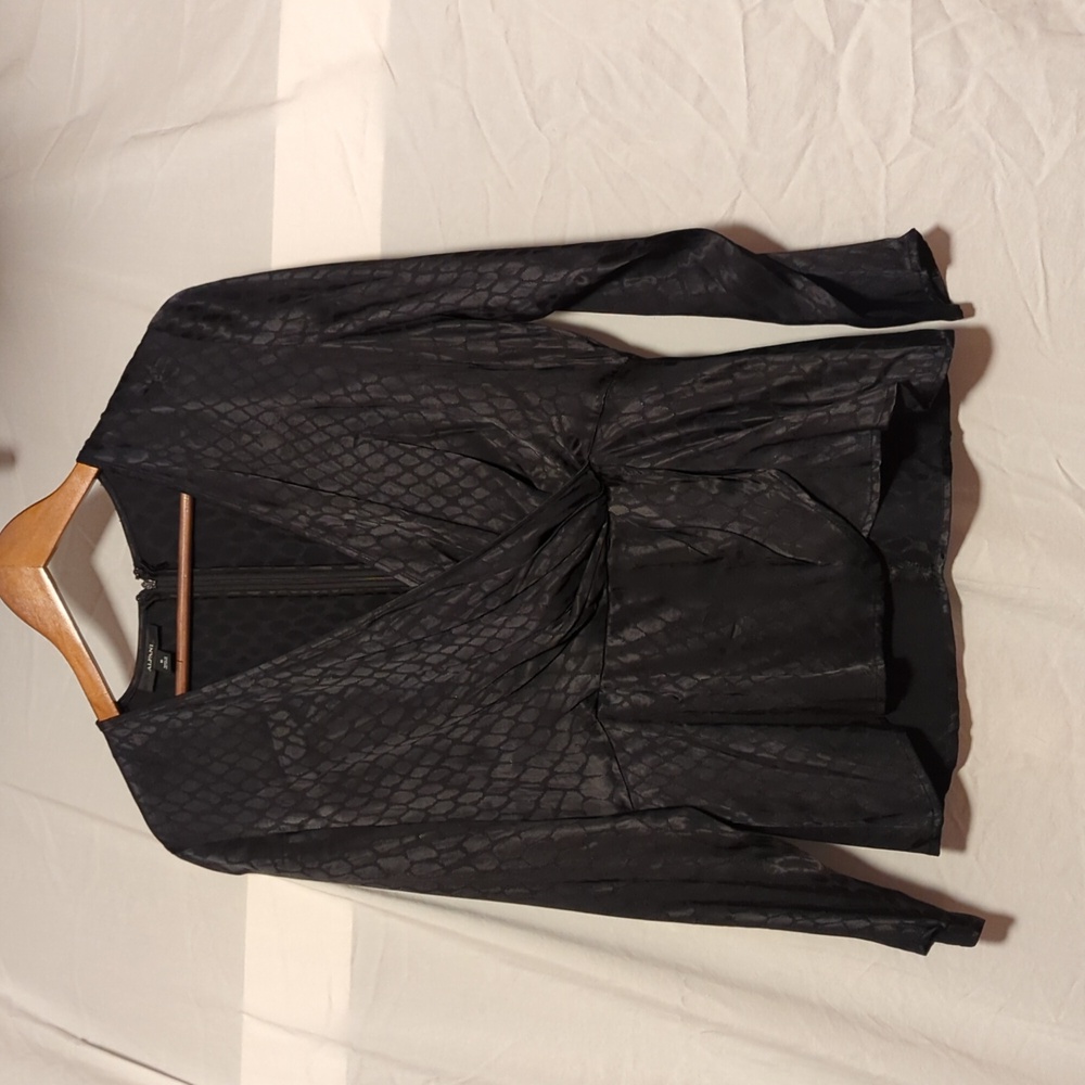 NWOT Alfani loose fitting black long sleeve blouse
